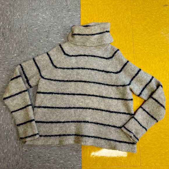 Madewell Turtleneck Sweater - Picture 1 of 3